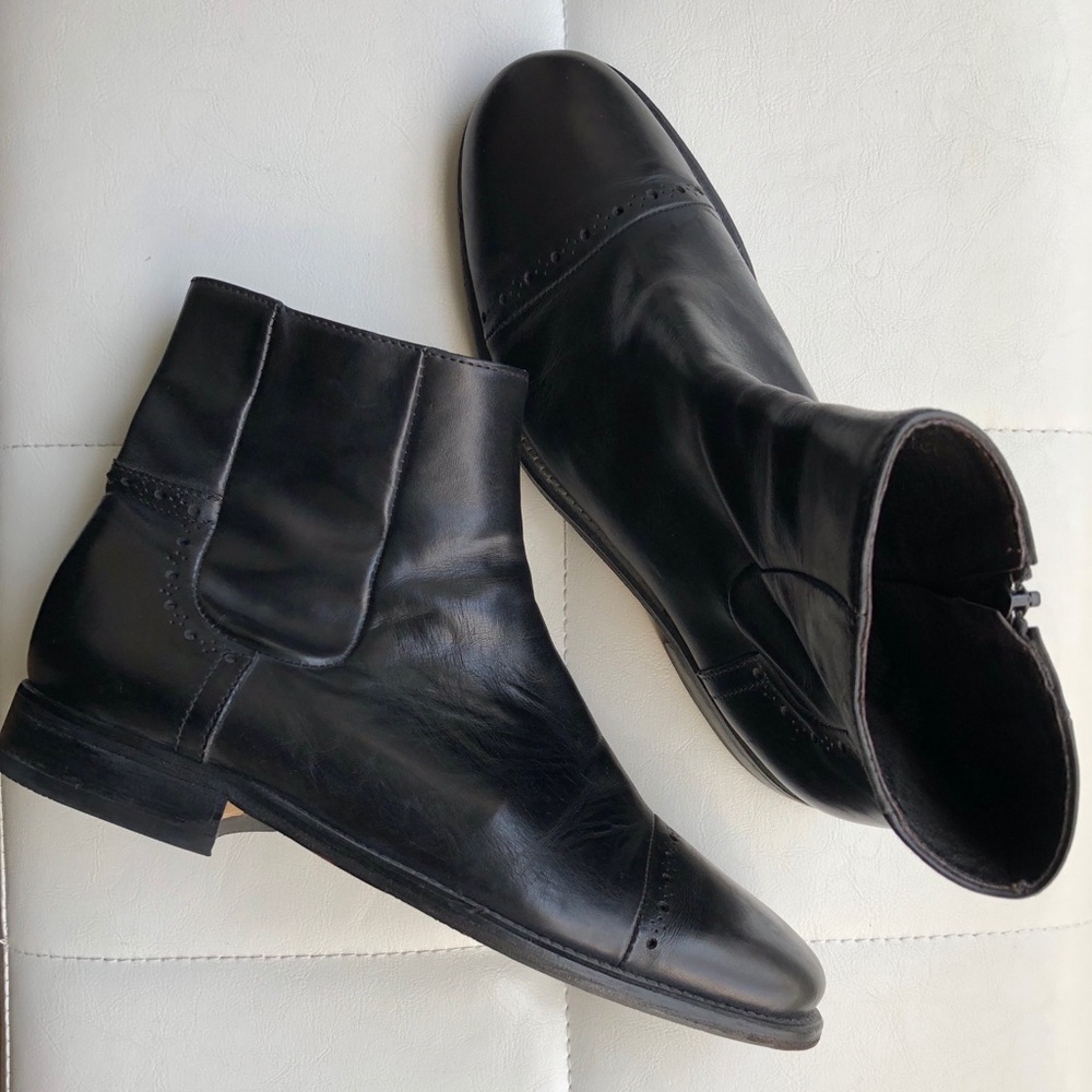 Men’s Black Leather Side-zip Boot, Size EU 8/US 9